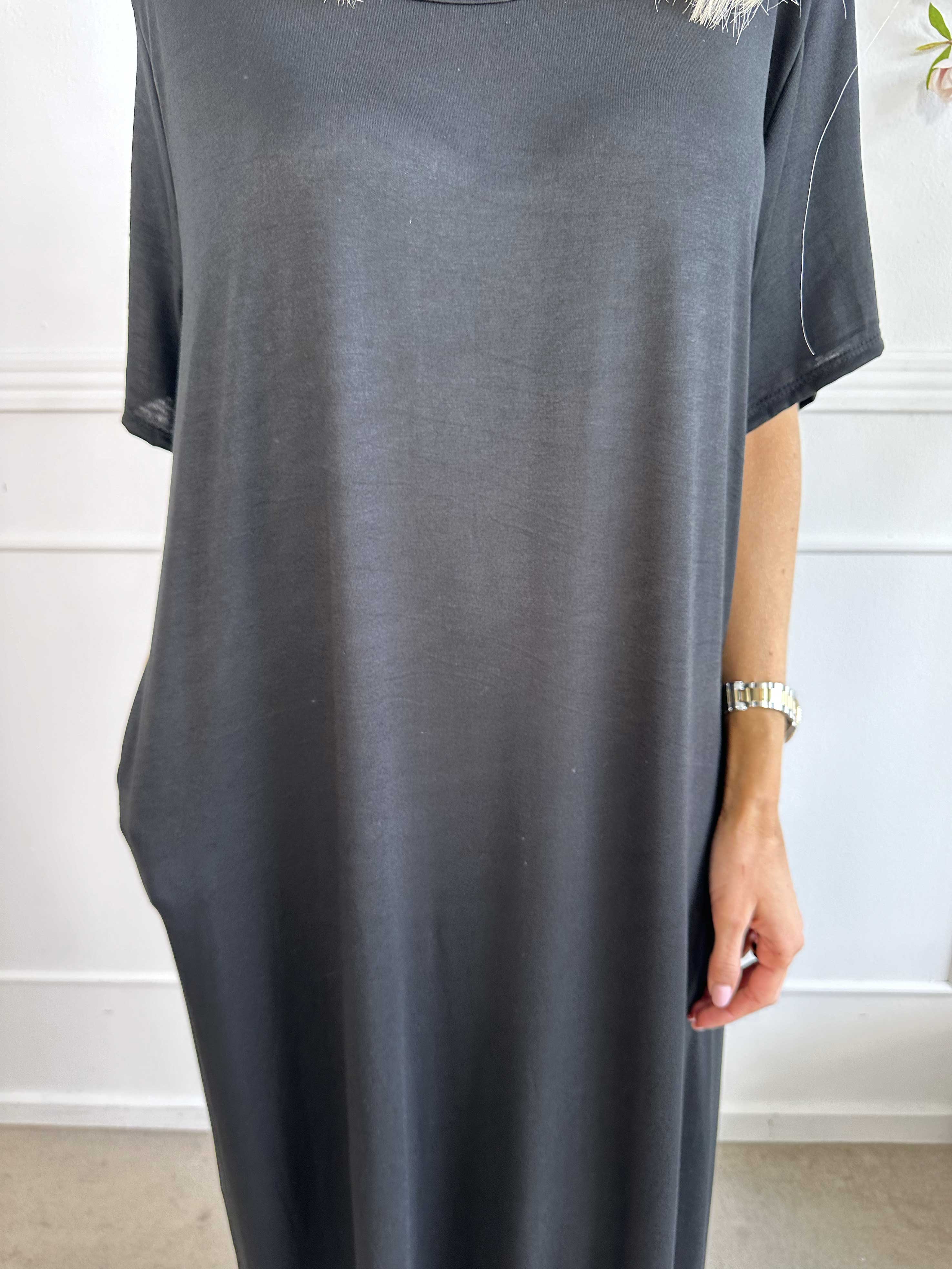 Abbie - Lång t-shirtklänning i viskos som andas